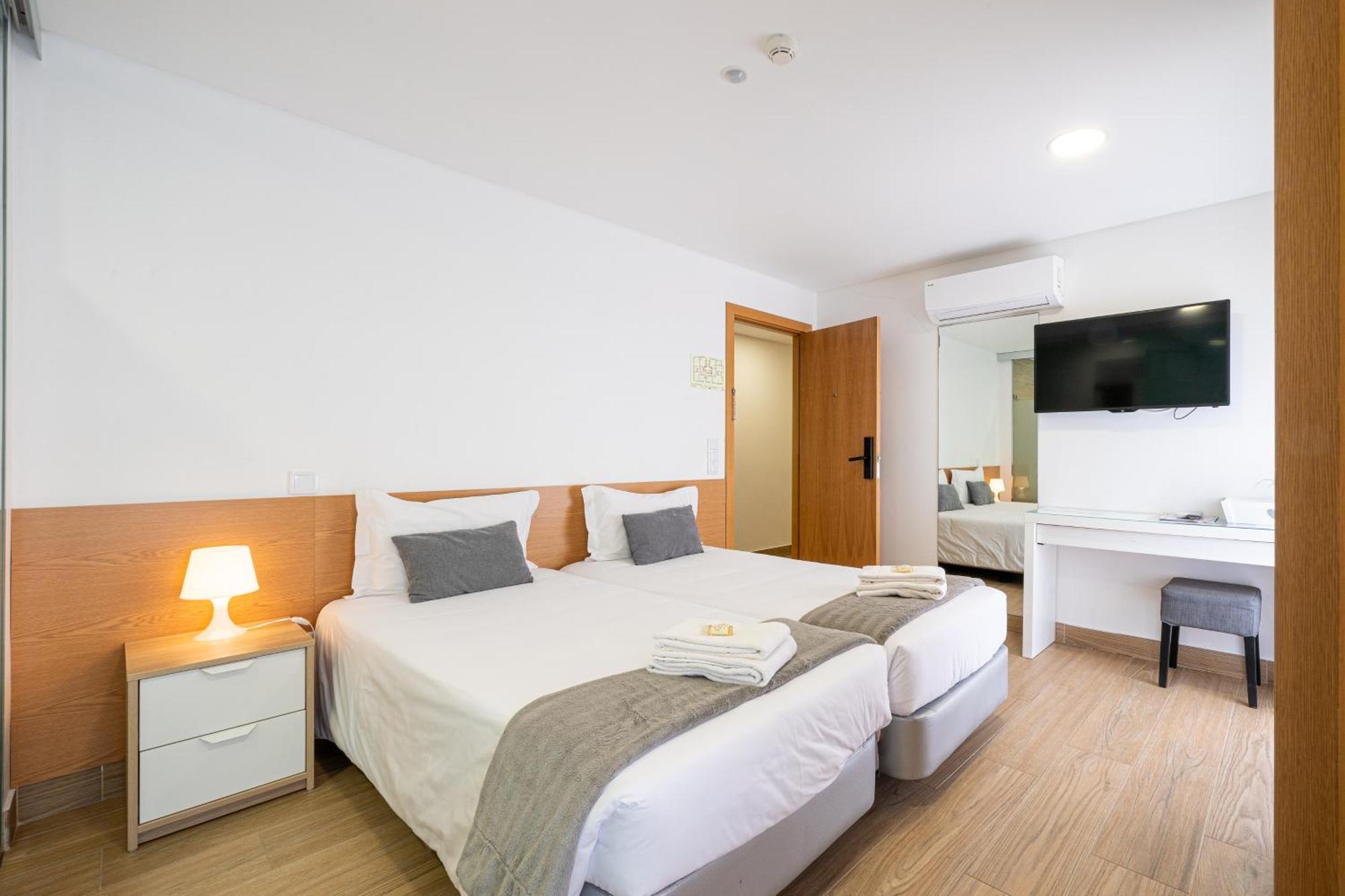 Central Suites 3 Сан-Жуан-да-Мадейра Экстерьер фото