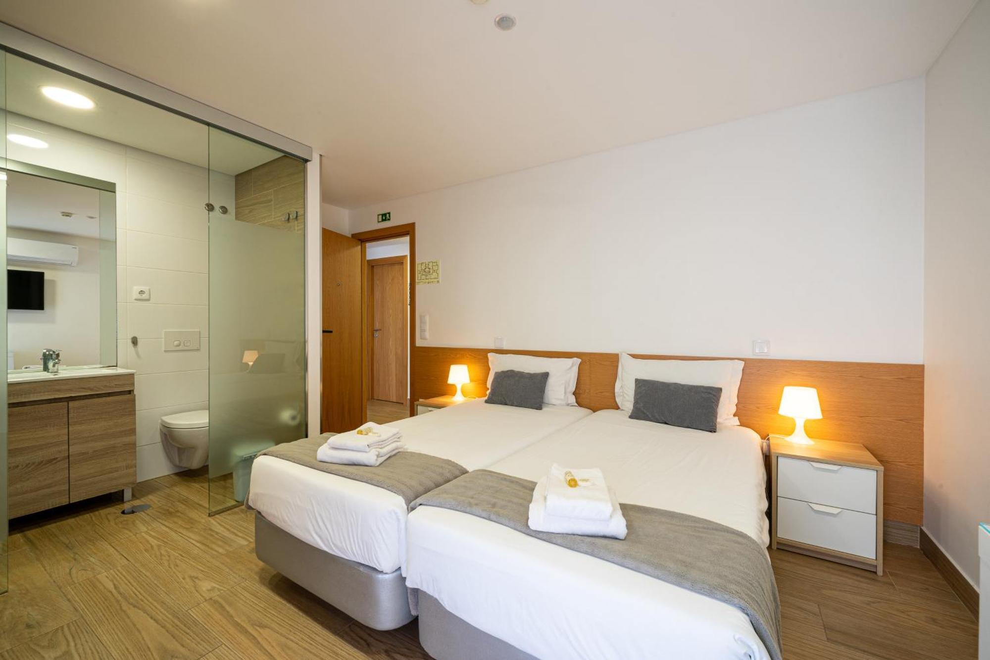 Central Suites 3 Сан-Жуан-да-Мадейра Экстерьер фото